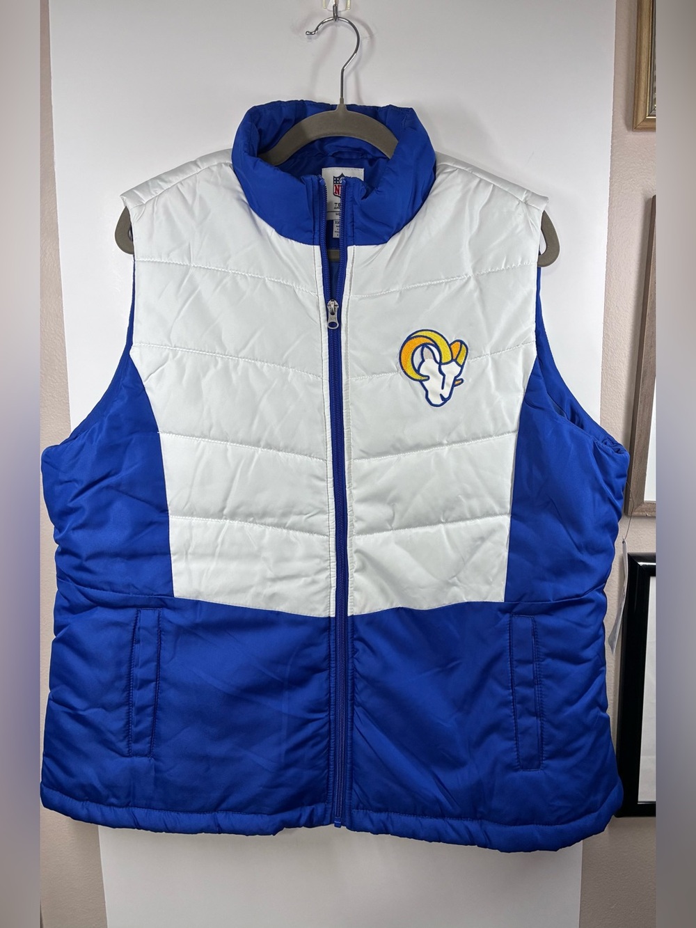 NFL Los Angeles Rams Women's XXL Blue White Puffer Vest NWT
